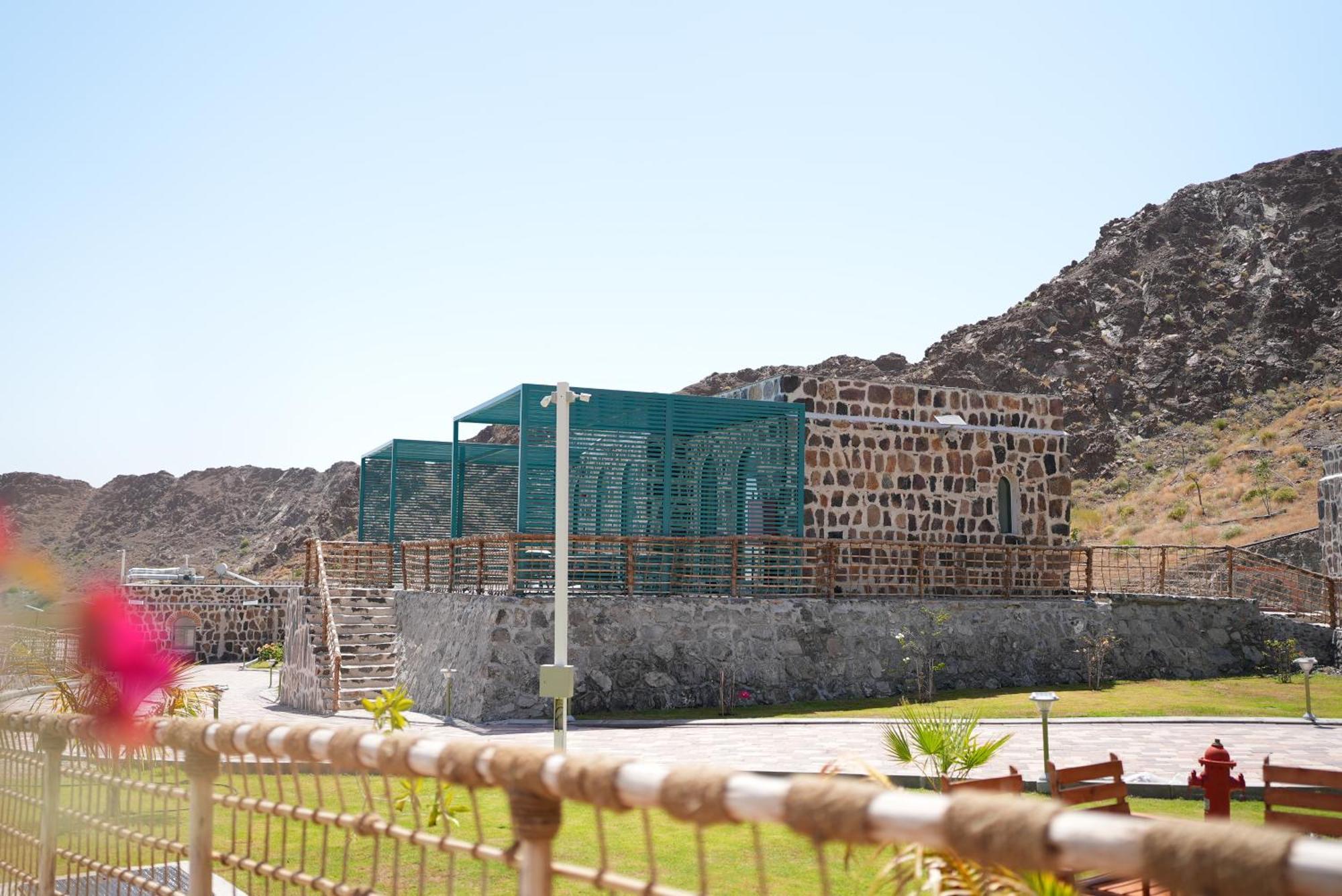 Dibba Mountain Park Resort ฟูไจราห์ ภายนอก รูปภาพ